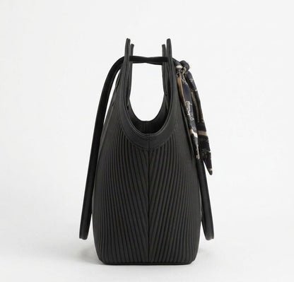 Aurelia Black V-Tote